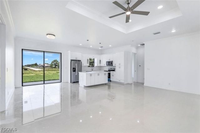 3212 Vera CT, Lehigh Acres, FL 33976