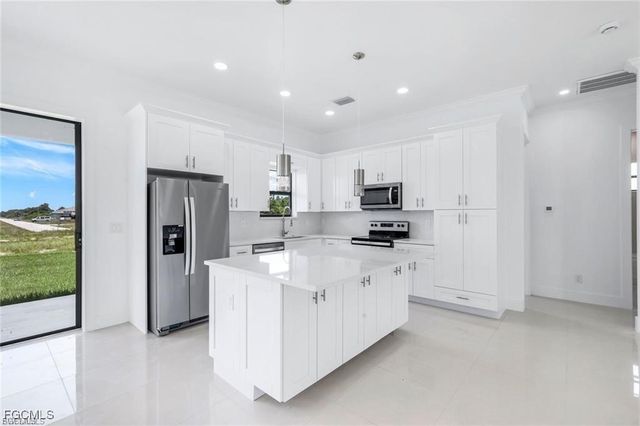 3212 Vera CT, Lehigh Acres, FL 33976