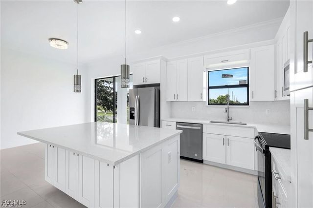 3212 Vera CT, Lehigh Acres, FL 33976