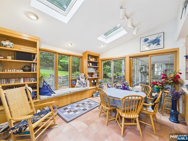318 Beechwood Road, Ridgewood, NJ 07450