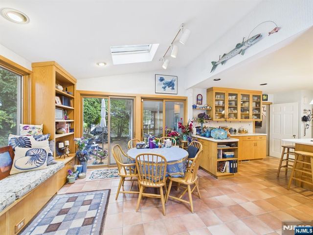 318 Beechwood Road, Ridgewood, NJ 07450
