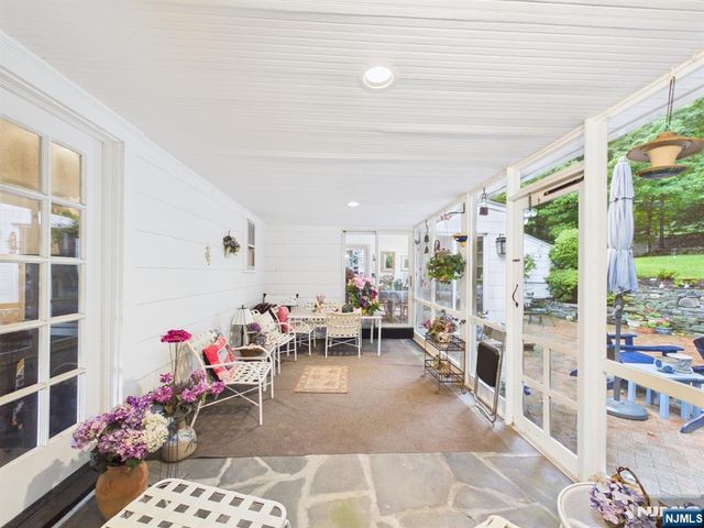 318 Beechwood Road, Ridgewood, NJ 07450