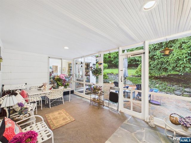 318 Beechwood Road, Ridgewood, NJ 07450