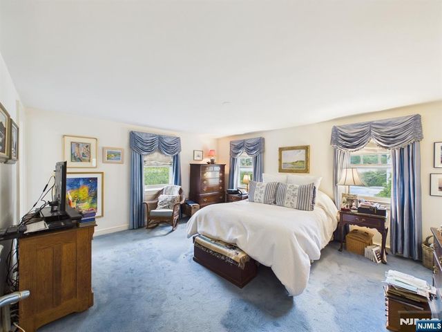 318 Beechwood Road, Ridgewood, NJ 07450