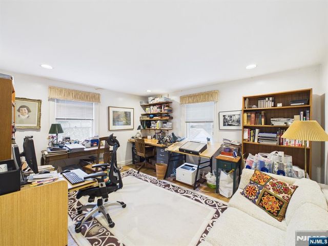 318 Beechwood Road, Ridgewood, NJ 07450
