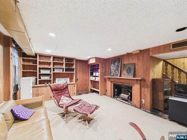 318 Beechwood Road, Ridgewood, NJ 07450
