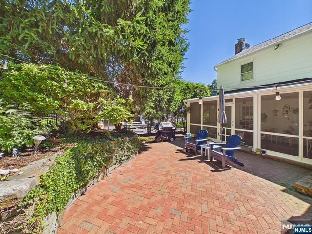 318 Beechwood Road, Ridgewood, NJ 07450