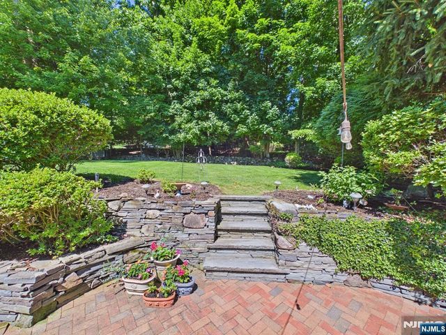 318 Beechwood Road, Ridgewood, NJ 07450