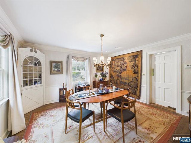 318 Beechwood Road, Ridgewood, NJ 07450