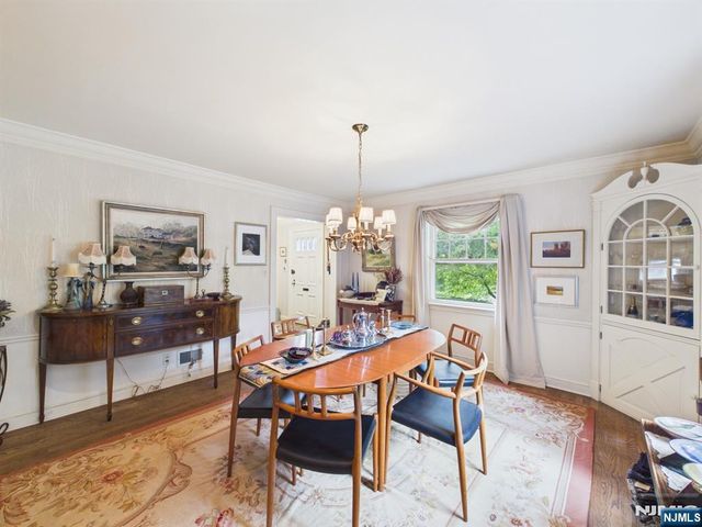 318 Beechwood Road, Ridgewood, NJ 07450