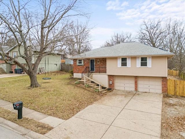 310 SE Shamrock Lane, Blue Springs, MO 64014