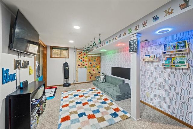 310 SE Shamrock Lane, Blue Springs, MO 64014