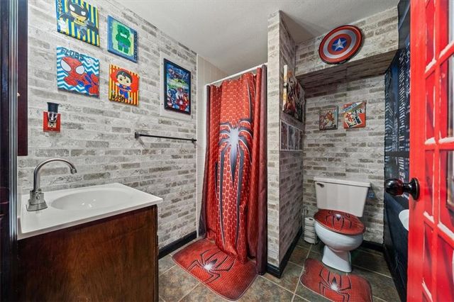 310 SE Shamrock Lane, Blue Springs, MO 64014