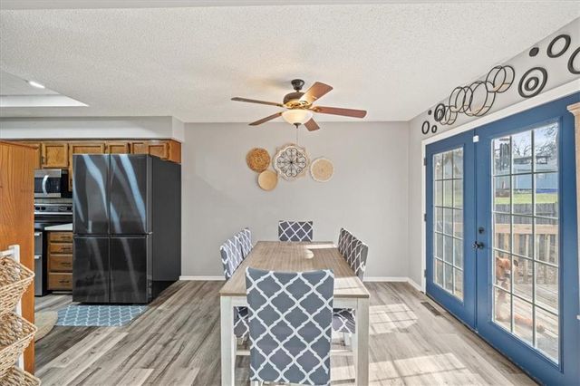 310 SE Shamrock Lane, Blue Springs, MO 64014