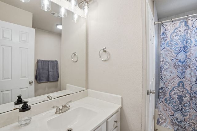 6217 Apache Drive, The Colony, TX 75056