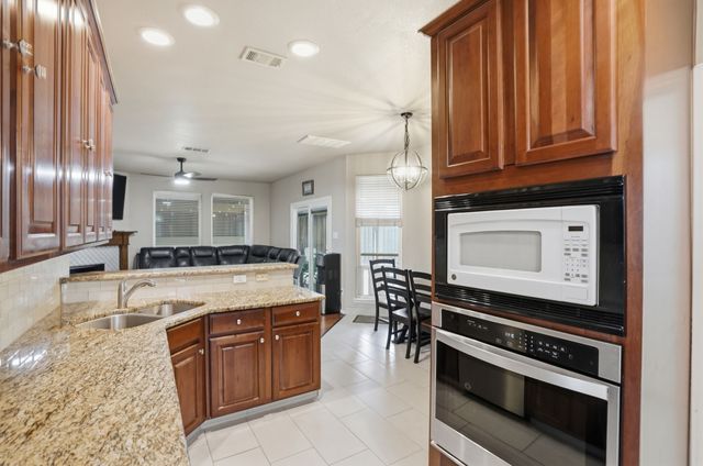 6217 Apache Drive, The Colony, TX 75056