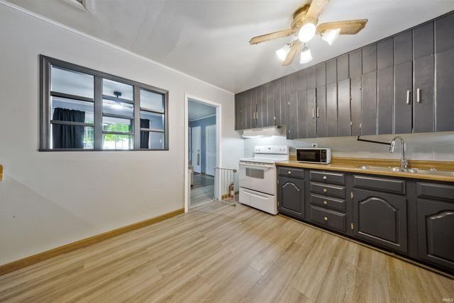 5217 Warren Drive, Evansville, IN 47710