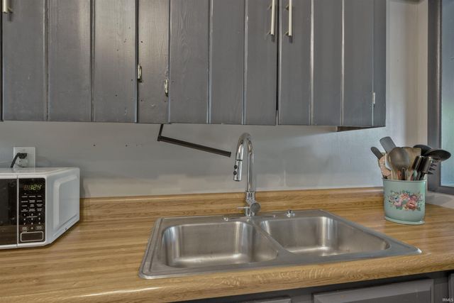 5217 Warren Drive, Evansville, IN 47710