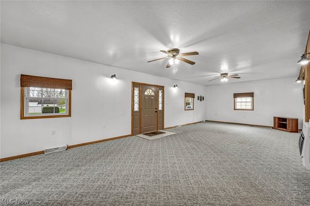 17 E Franklin Street, Newton Falls, OH 44444