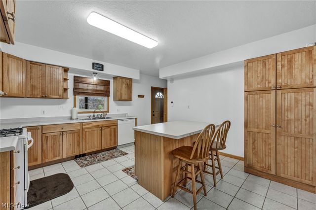 17 E Franklin Street, Newton Falls, OH 44444