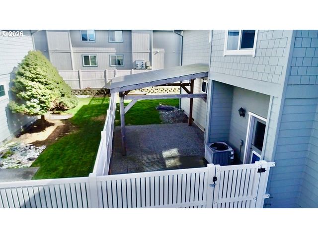 1251 MOORE St A, Brookings, OR 97415