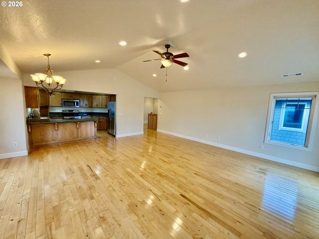 1251 MOORE St A, Brookings, OR 97415