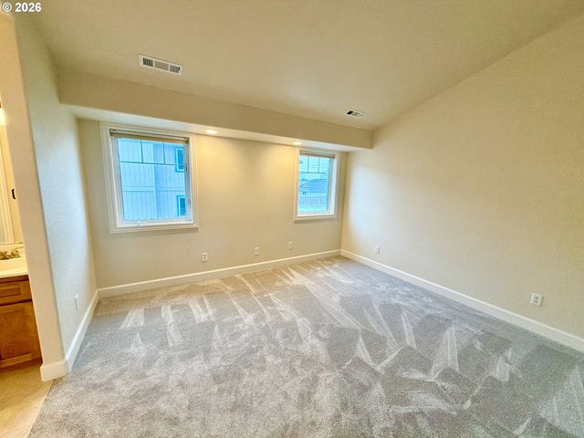 1251 MOORE St A, Brookings, OR 97415