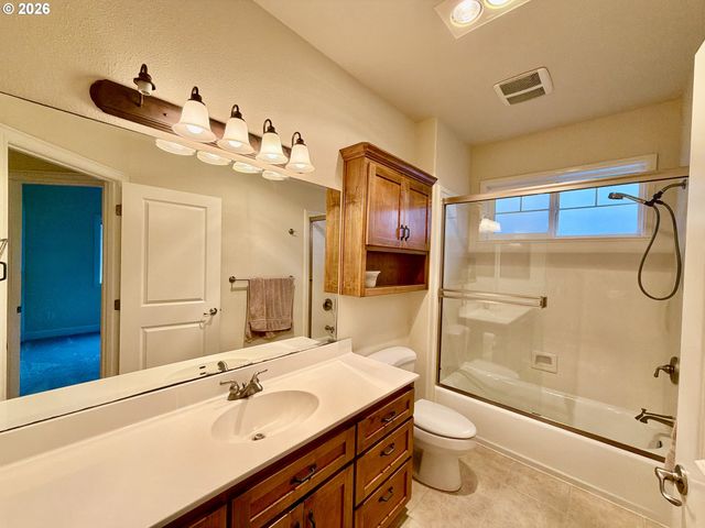 1251 MOORE St A, Brookings, OR 97415