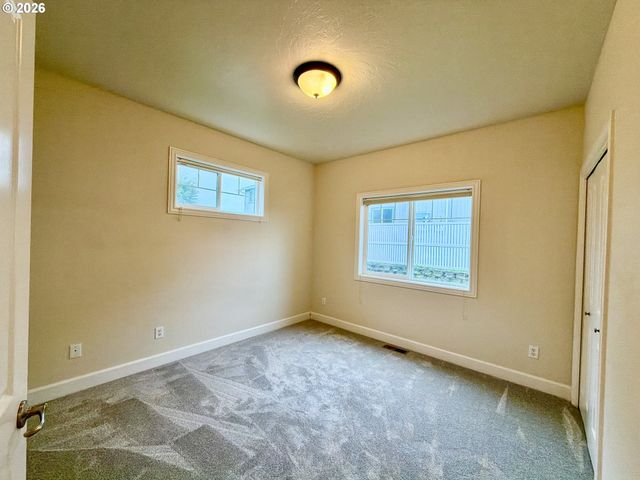 1251 MOORE St A, Brookings, OR 97415