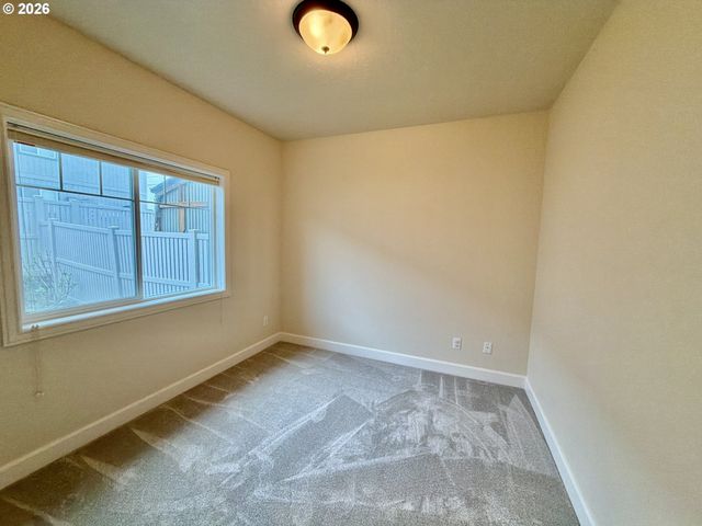 1251 MOORE St A, Brookings, OR 97415