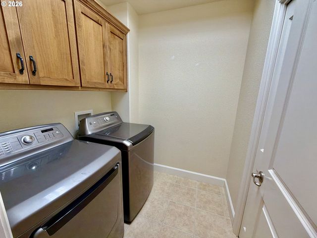 1251 MOORE St A, Brookings, OR 97415
