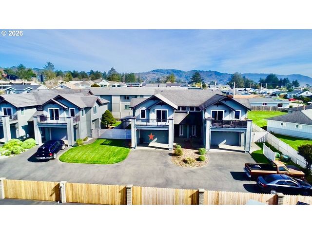 1251 MOORE St A, Brookings, OR 97415