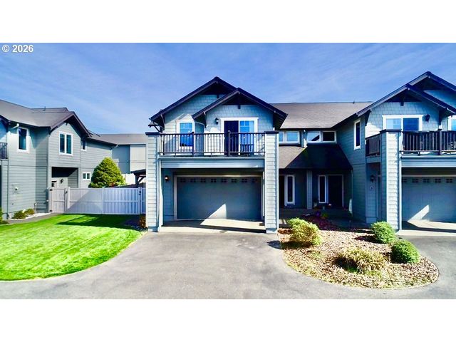 1251 MOORE St A, Brookings, OR 97415
