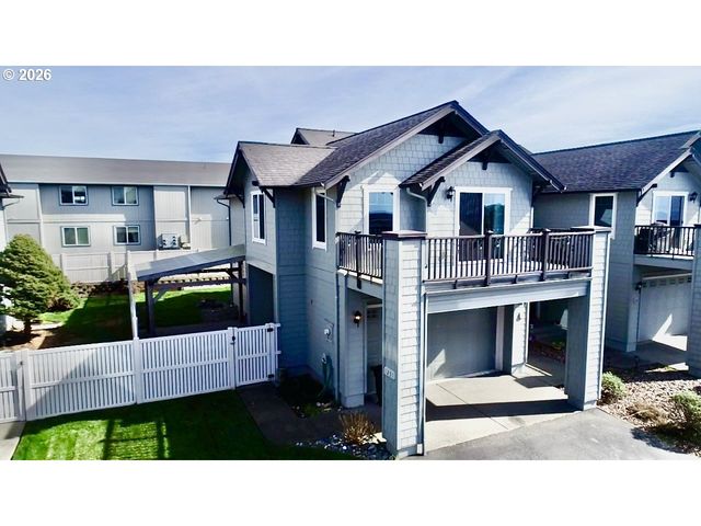 1251 MOORE St A, Brookings, OR 97415