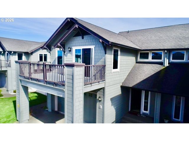 1251 MOORE St A, Brookings, OR 97415