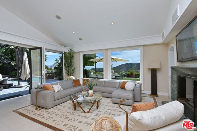 3848 Alonzo Avenue, Encino (los Angeles), CA 91316