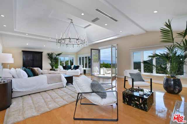 3848 Alonzo Avenue, Encino (los Angeles), CA 91316