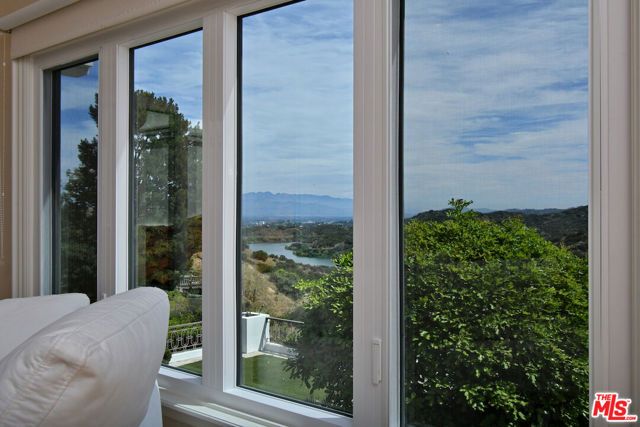 3848 Alonzo Avenue, Encino (los Angeles), CA 91316