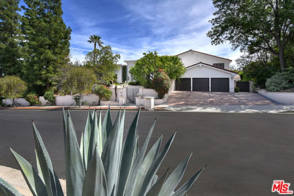 3848 Alonzo Avenue, Encino (los Angeles), CA 91316