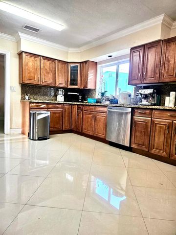 6410 KIMBERLY Boulevard, North Lauderdale, FL 33068