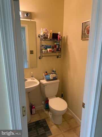 215 N SANDY LN, Sinking Spring, PA 19608
