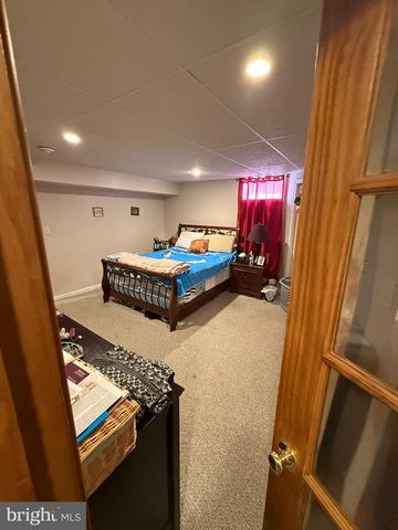 215 N SANDY LN, Sinking Spring, PA 19608