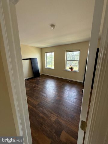 215 N SANDY LN, Sinking Spring, PA 19608