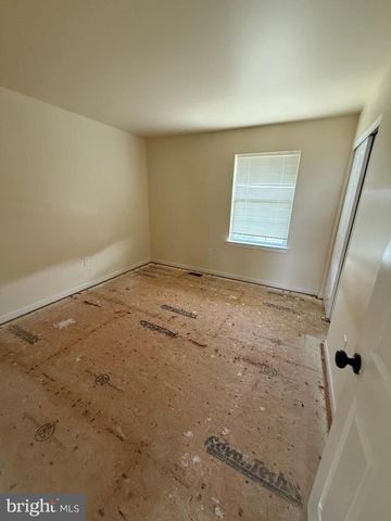 215 N SANDY LN, Sinking Spring, PA 19608