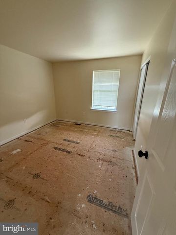 215 N SANDY LN, Sinking Spring, PA 19608