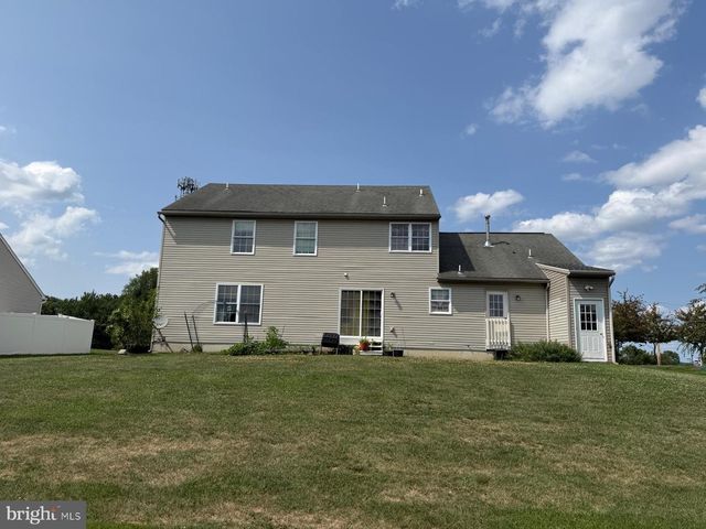 215 N SANDY LN, Sinking Spring, PA 19608