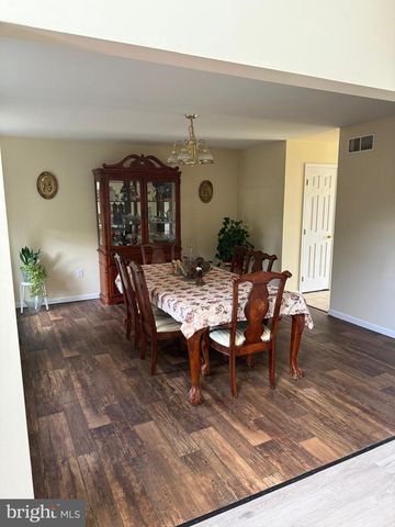 215 N SANDY LN, Sinking Spring, PA 19608