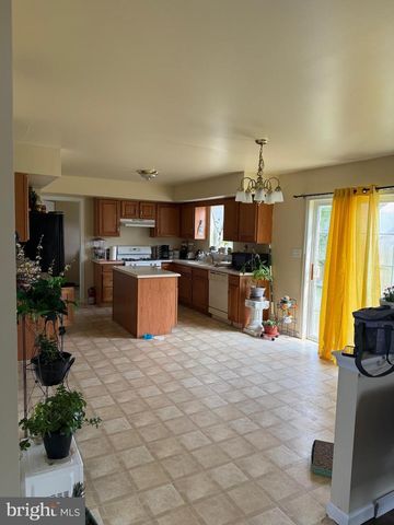 215 N SANDY LN, Sinking Spring, PA 19608