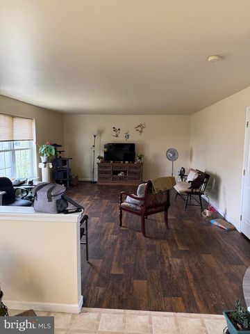 215 N SANDY LN, Sinking Spring, PA 19608