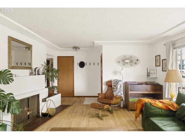 11710 Ne FARGO Ct, Portland, OR 97220